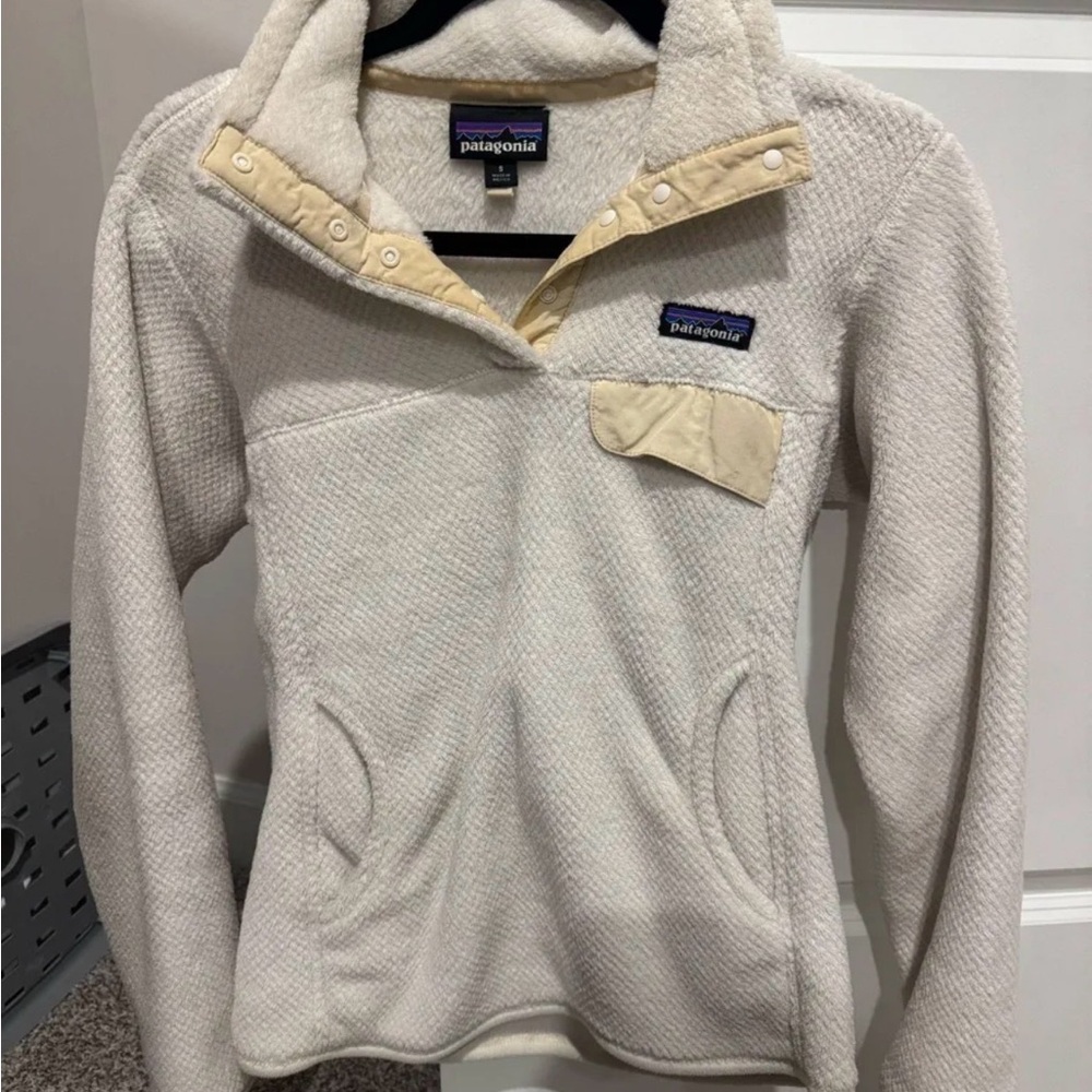 Patagonia Off-White Snap Fleece